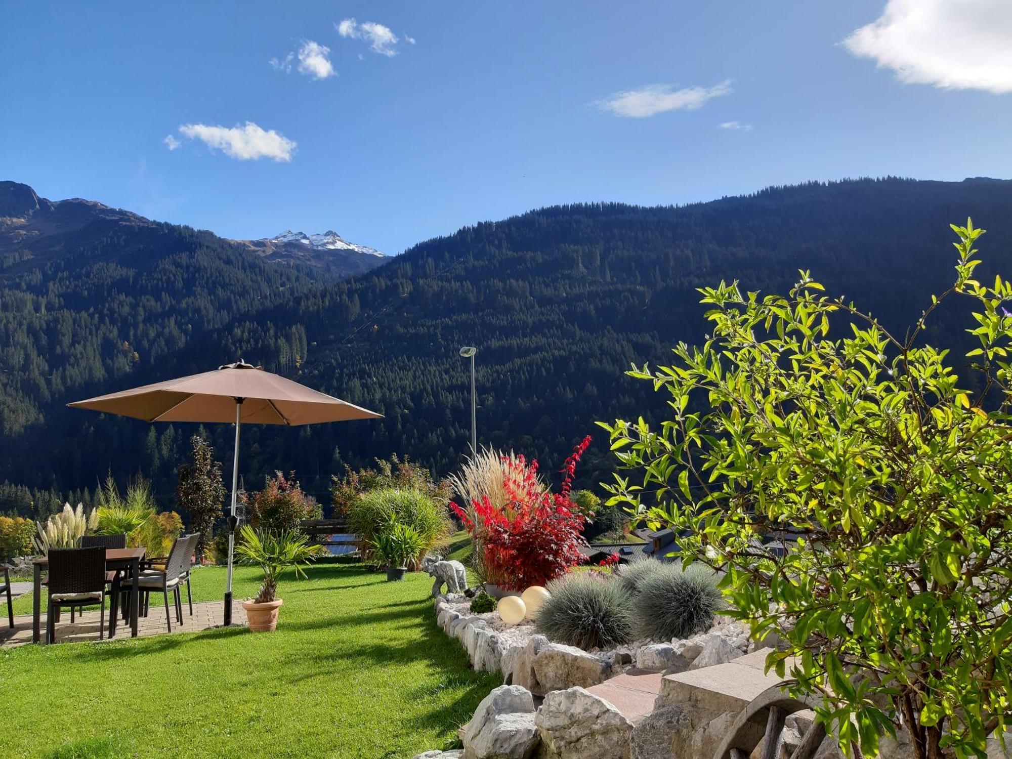 Haus Adrian Apartment Wald am Arlberg Bilik gambar